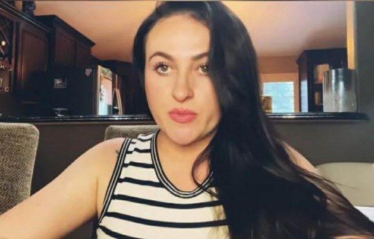 유튜브를 통해 학교 보안의 허술함을 지적하는 가르시아.   유튜브 영상 캡처